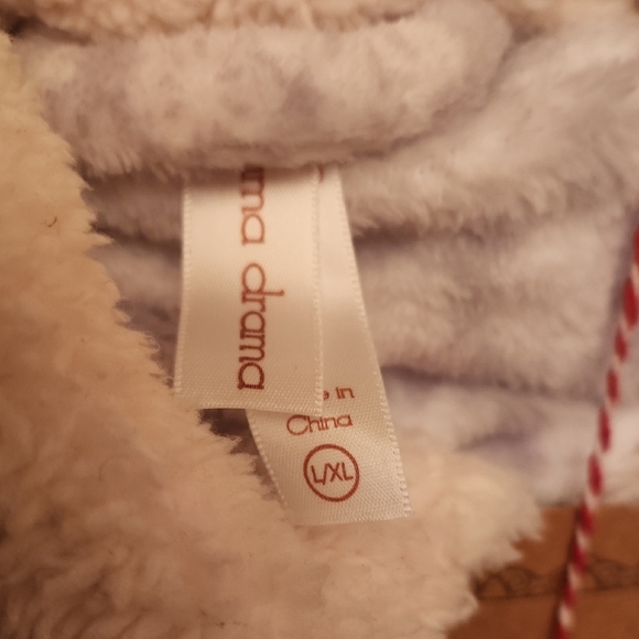 Cozy Snowflake Patterned Robe - Picture 2 of 3